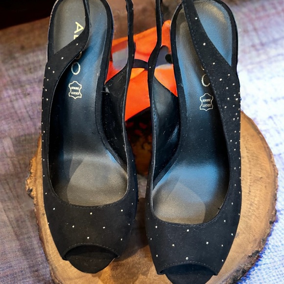 Aldo black heels with gold trim and sparkly embellishments - Picture 9 of 11